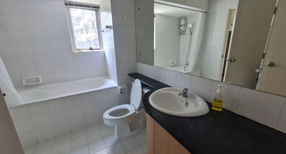 For rent 3 ベッドルーム condo in Watthana, Bangkok
