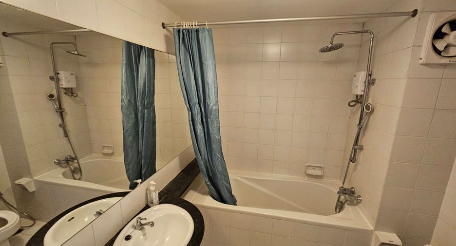 For rent 3 ベッドルーム condo in Watthana, Bangkok