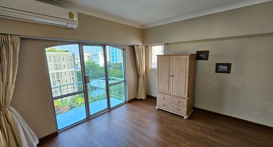 For rent 3 ベッドルーム condo in Watthana, Bangkok