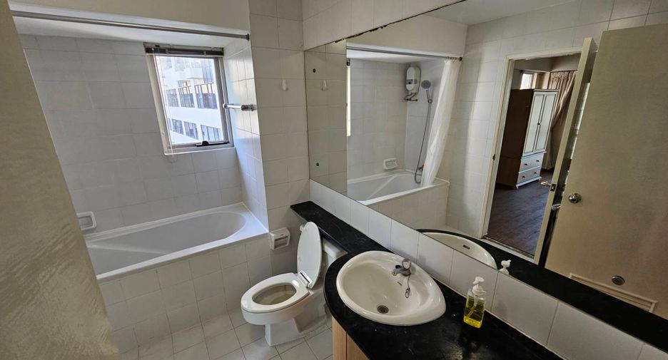 For rent 3 ベッドルーム condo in Watthana, Bangkok