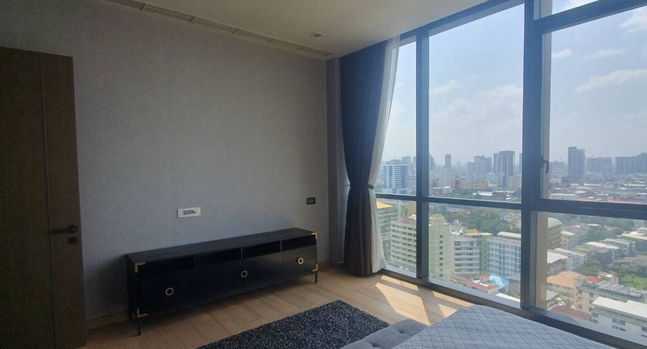 For rent 2 bedrooms condo in Watthana, Bangkok