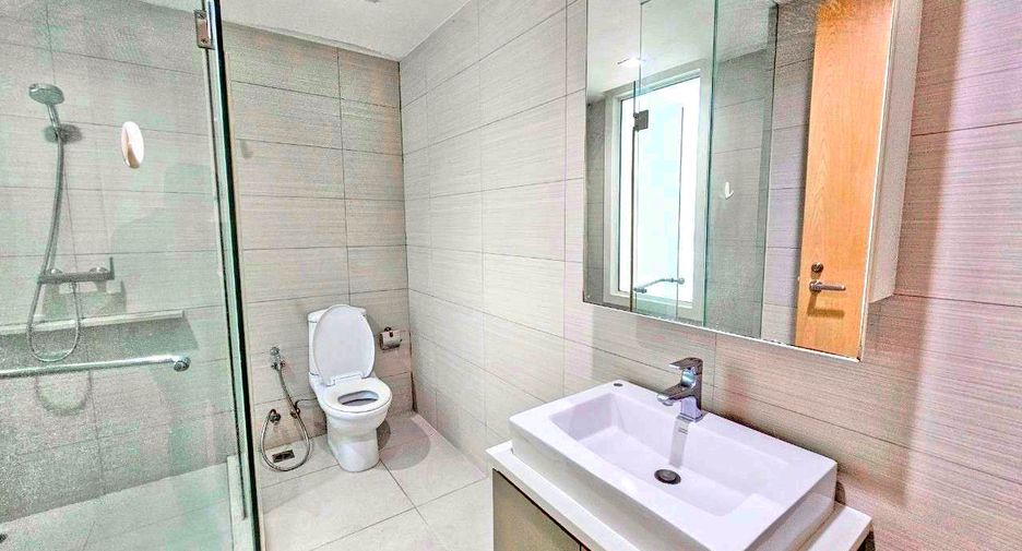For rent 2 bedrooms condo in Khlong Toei, Bangkok