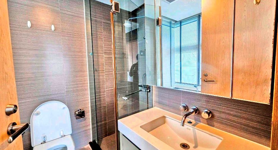 For rent 2 bedrooms condo in Khlong Toei, Bangkok
