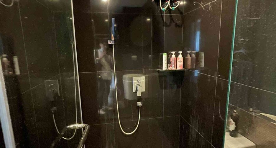 Condo en alquiler de 1 habitaciones en Khlong Toei, Bangkok