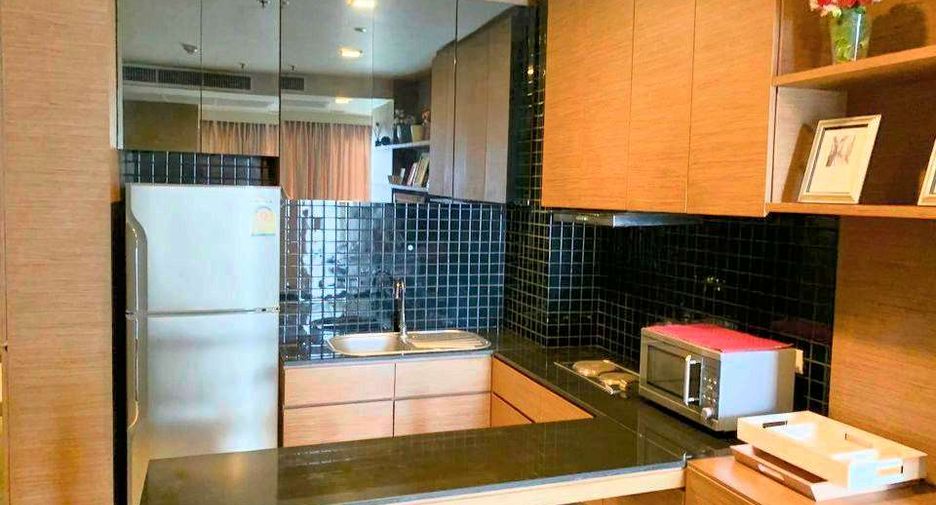 For rent 2 bedrooms condo in Khlong Toei, Bangkok