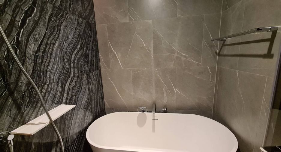 For rent and for sale 2 bedrooms condo in Watthana, Bangkok