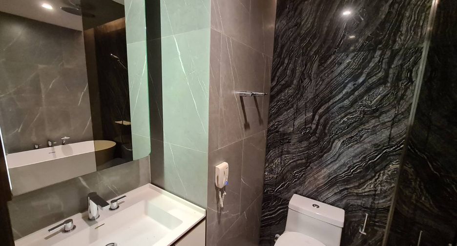 For rent and for sale 2 bedrooms condo in Watthana, Bangkok