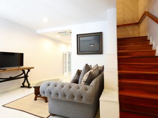 Reihenhaus zur Miete mit 3 Zimmer in Khlong Toei, Bangkok