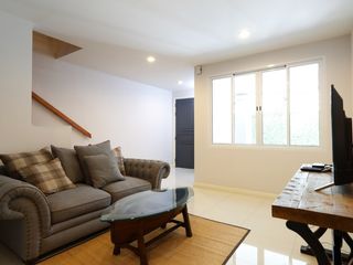 Reihenhaus zur Miete mit 3 Zimmer in Khlong Toei, Bangkok