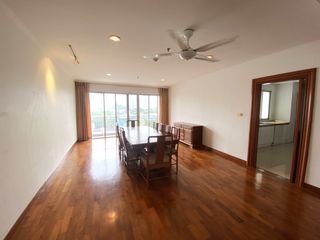 Condo en alquiler de 3 habitaciones en Sathon, Bangkok