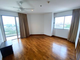 Condo en alquiler de 3 habitaciones en Sathon, Bangkok