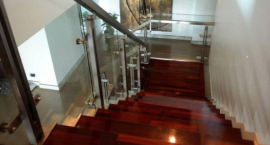 For rent 3 bedrooms condo in Watthana, Bangkok