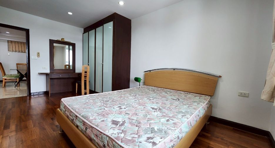 À louer et à vendre 3 chambres condo à Watthana, Bangkok