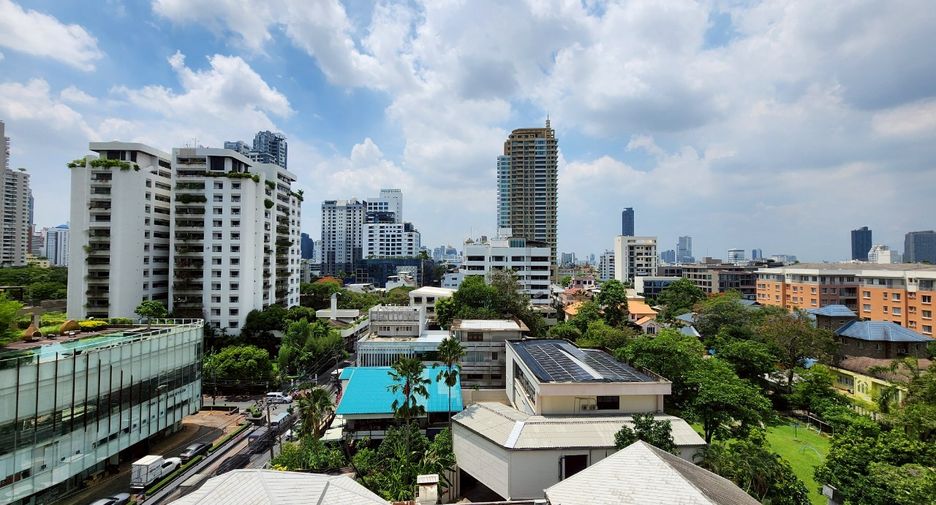 À louer et à vendre 3 chambres condo à Watthana, Bangkok