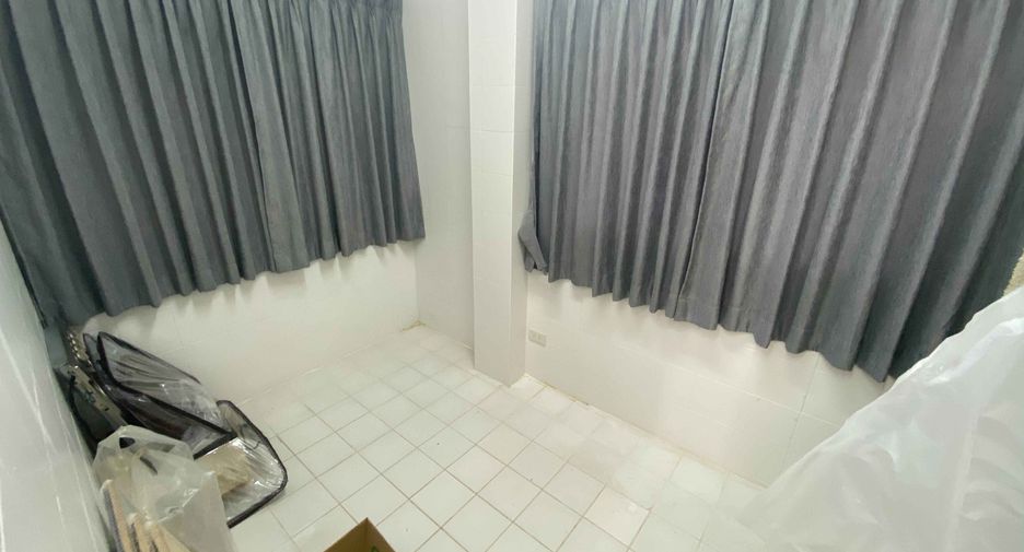 Casa en alquiler de 4 habitaciones en Watthana, Bangkok