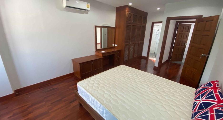 Casa en alquiler de 4 habitaciones en Watthana, Bangkok