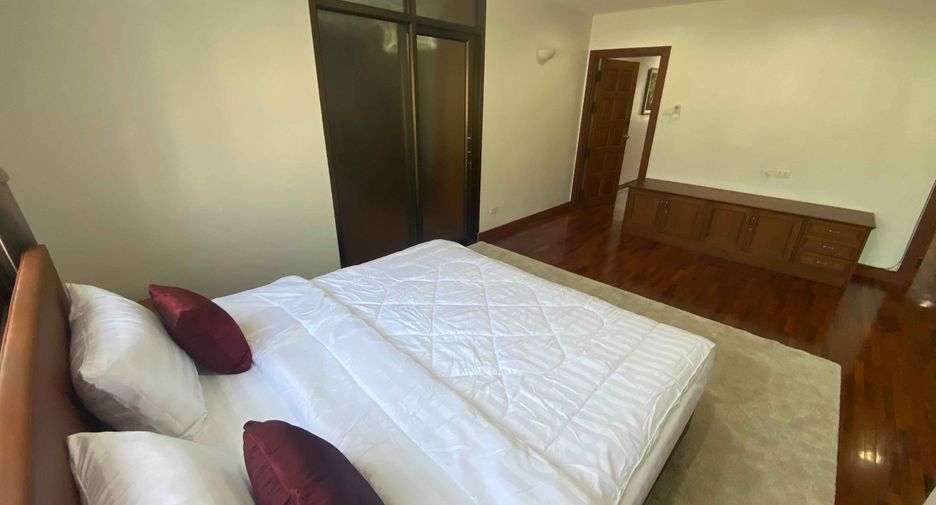 Casa en alquiler de 4 habitaciones en Watthana, Bangkok