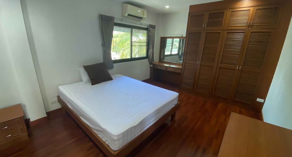 Casa en alquiler de 4 habitaciones en Watthana, Bangkok