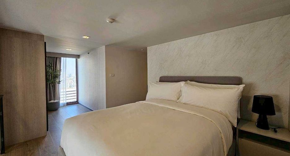 For rent 2 bedrooms condo in Phra Khanong, Bangkok