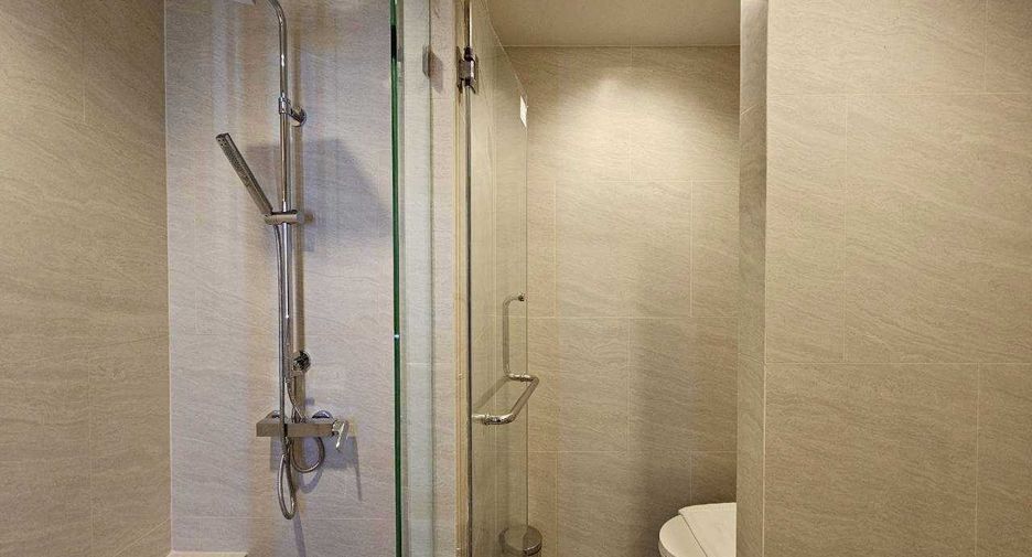 For rent 2 bedrooms condo in Phra Khanong, Bangkok
