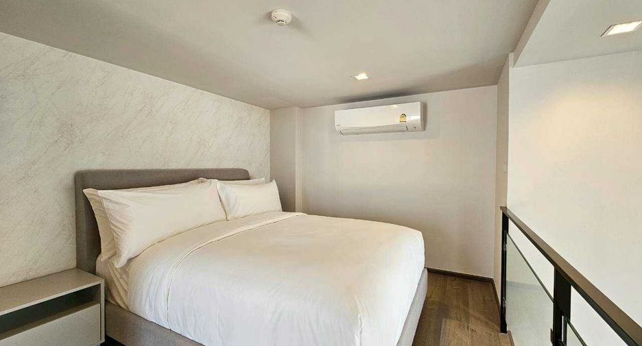 For rent 2 bedrooms condo in Phra Khanong, Bangkok