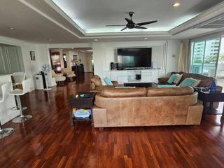 For rent 4 ベッドルーム condo in Watthana, Bangkok