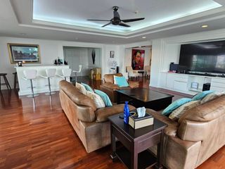 For rent 4 ベッドルーム condo in Watthana, Bangkok