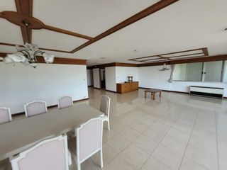 ให้เช่า 5 ห้องนอน คอนโด ใน วัฒนา, กรุงเทพฯ