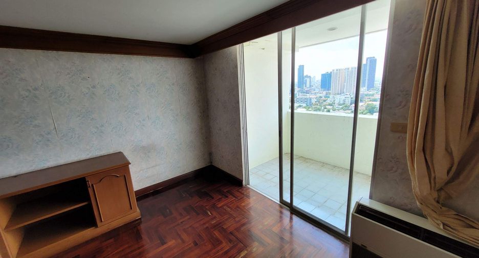 For rent 5 ベッドルーム condo in Watthana, Bangkok