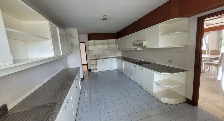For rent 5 ベッドルーム condo in Watthana, Bangkok
