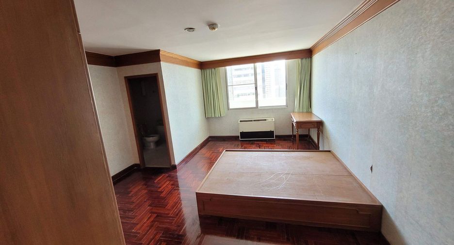 For rent 5 ベッドルーム condo in Watthana, Bangkok