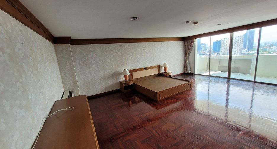 For rent 5 ベッドルーム condo in Watthana, Bangkok