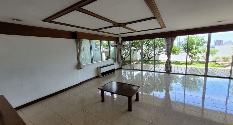 For rent 5 ベッドルーム condo in Watthana, Bangkok