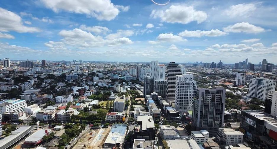 For rent 1 bed condo in Watthana, Bangkok