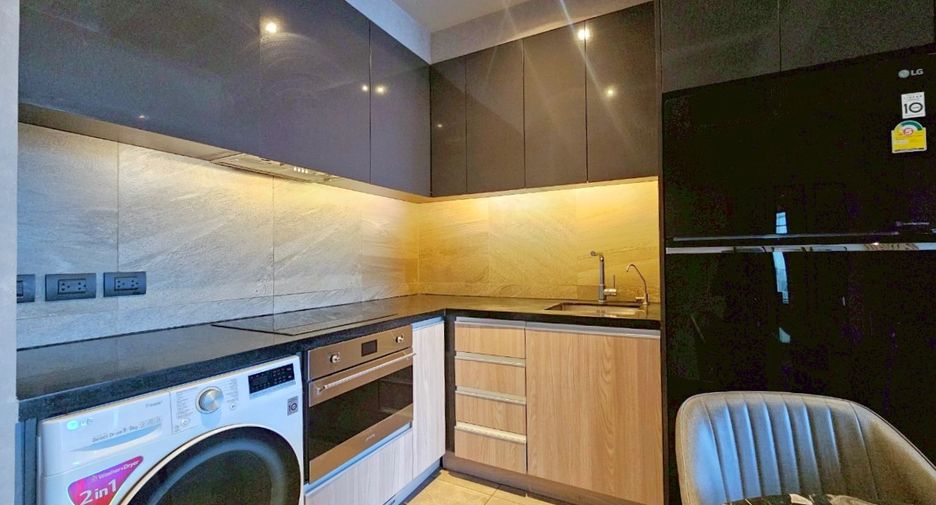For rent 2 bedrooms condo in Watthana, Bangkok