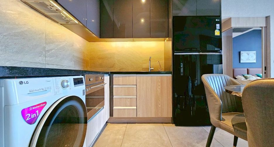 For rent 2 bedrooms condo in Watthana, Bangkok