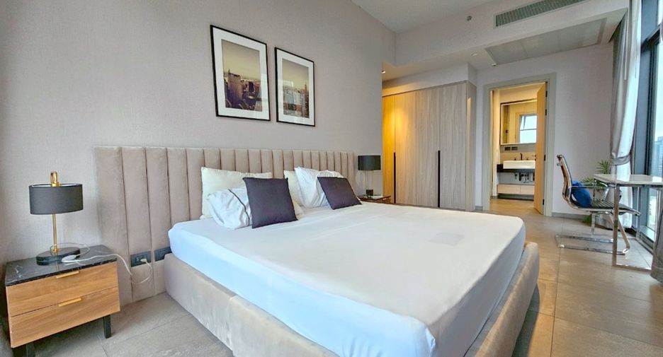 For rent 2 bedrooms condo in Watthana, Bangkok