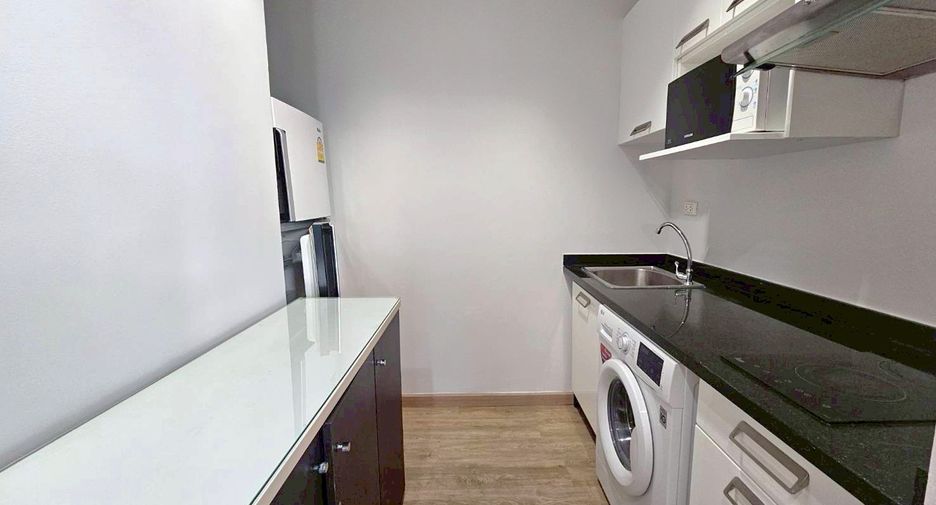 For rent 2 bedrooms condo in Khlong Toei, Bangkok