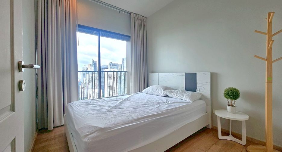 For rent 2 bedrooms condo in Khlong Toei, Bangkok