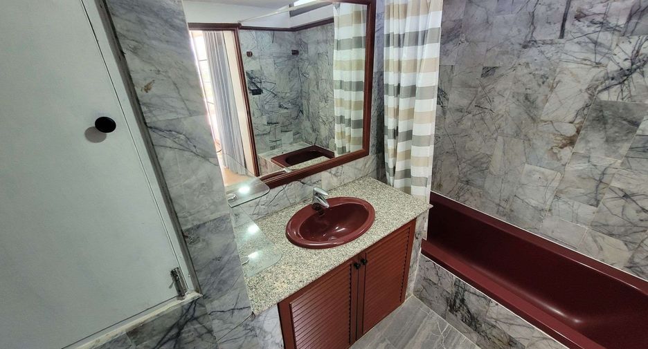 For rent 2 bedrooms condo in Watthana, Bangkok