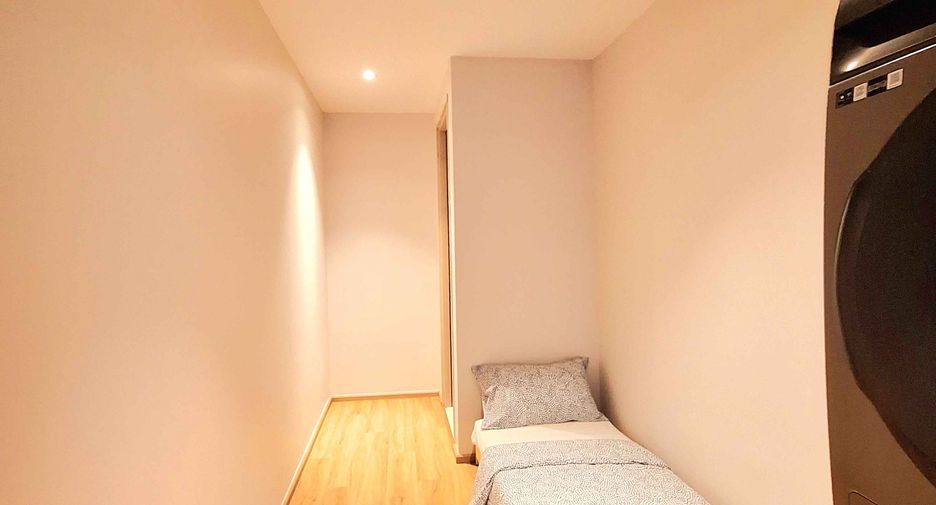 For rent 3 bedrooms condo in Mueang Samut Prakan, Samut Prakan