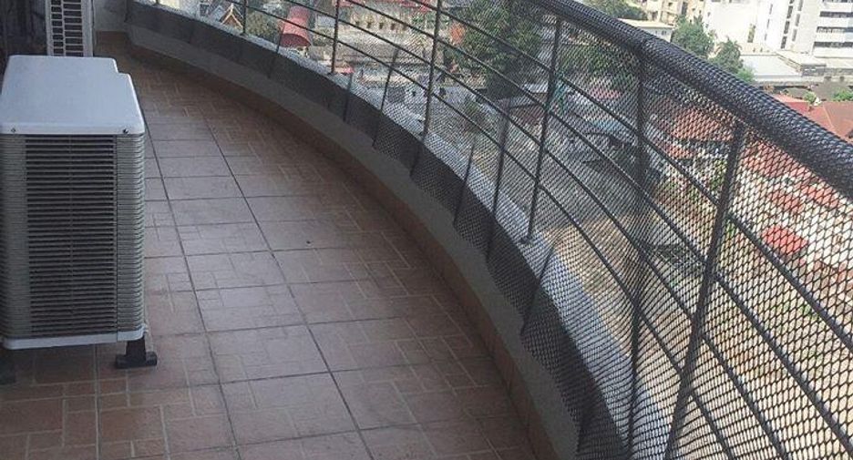 For rent 3 bedrooms condo in Watthana, Bangkok