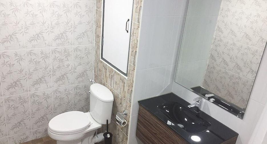 For rent 3 bedrooms condo in Watthana, Bangkok