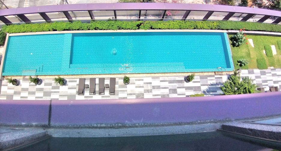 For rent 2 bedrooms condo in Khlong Toei, Bangkok