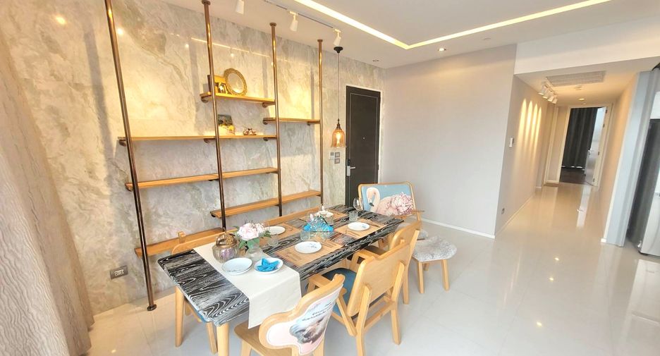 For rent 2 bedrooms condo in Sathon, Bangkok