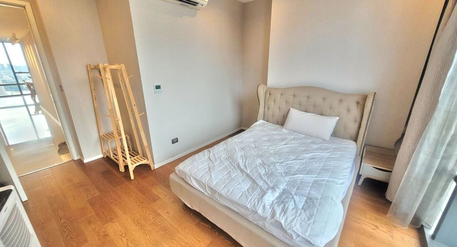 For rent 2 bedrooms condo in Sathon, Bangkok