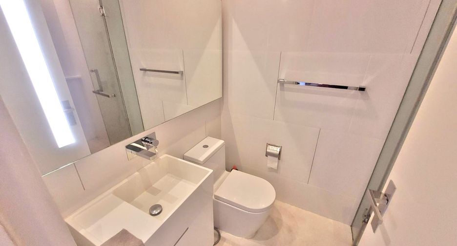 For rent 2 bedrooms condo in Sathon, Bangkok