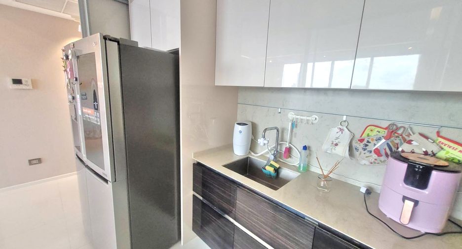 For rent 2 bedrooms condo in Sathon, Bangkok