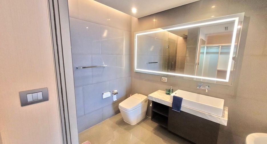 For rent 2 bedrooms condo in Sathon, Bangkok