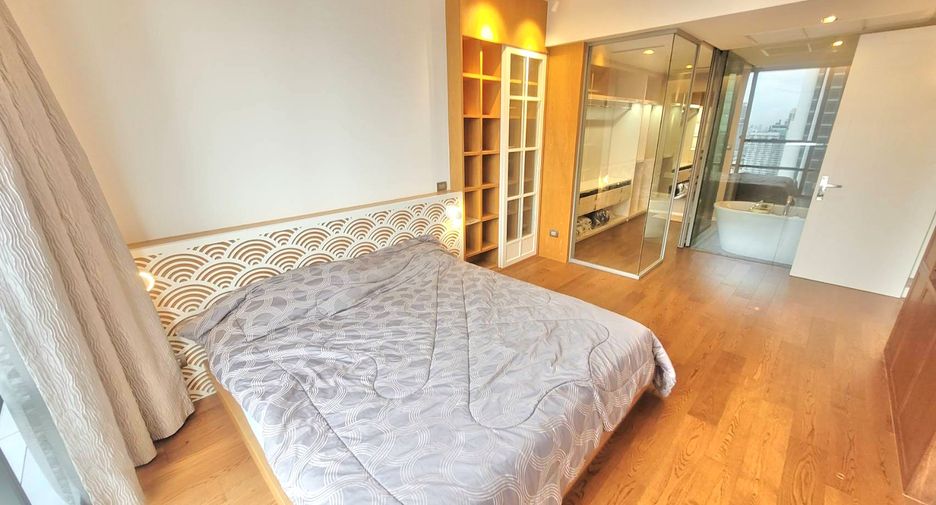 For rent 2 bedrooms condo in Sathon, Bangkok